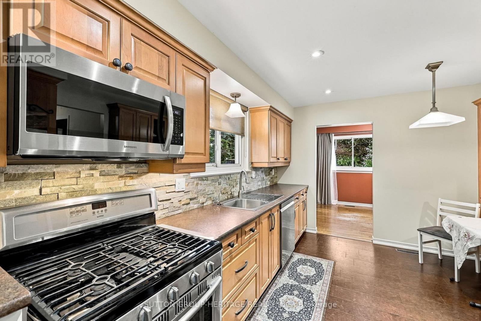 64 Gregory Road, Ajax, ON photo 15