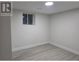 Bsmt 2 - 706 Leaside Street, Pickering, ON L1W2X1 Photo 9