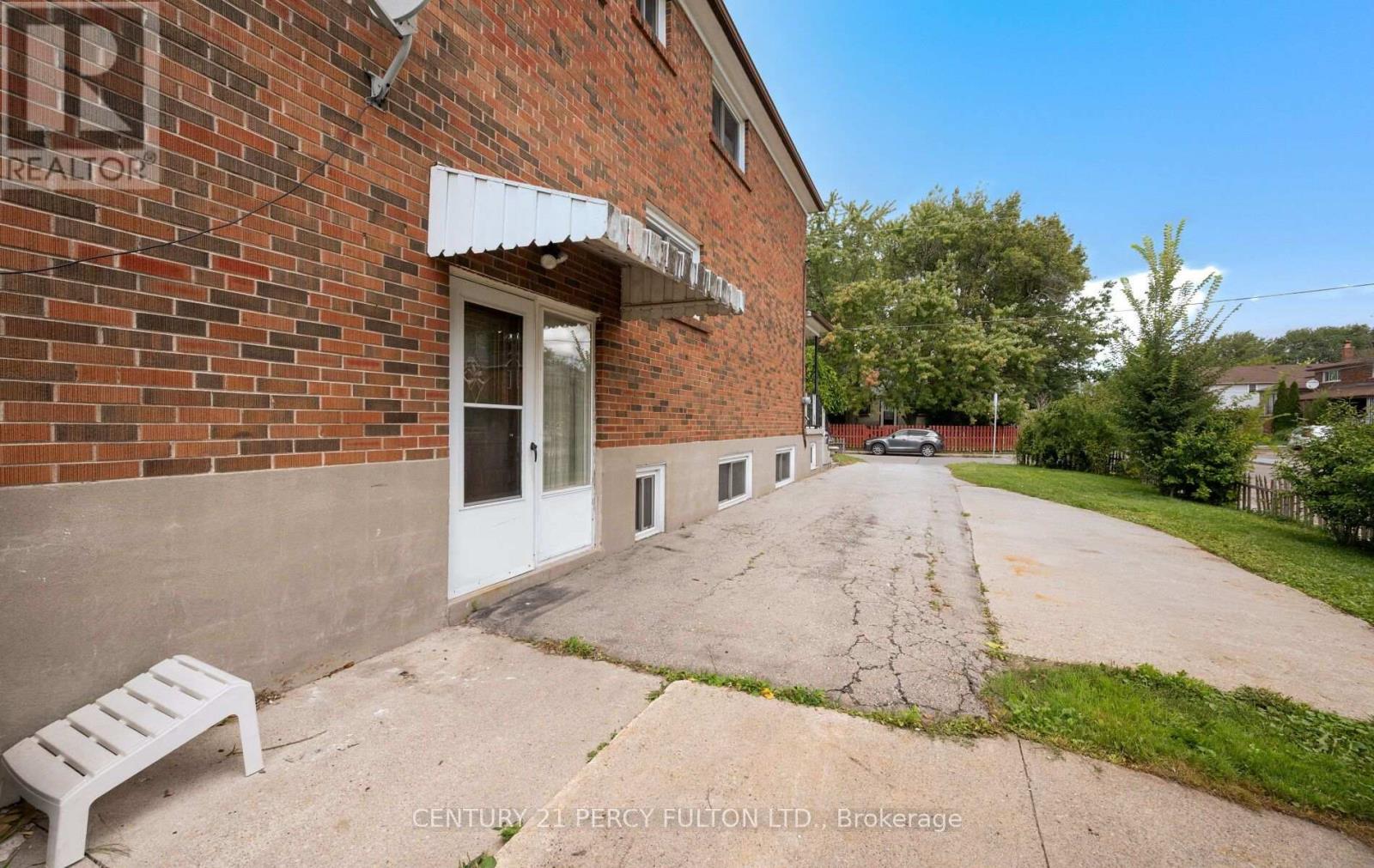 27 WILLINGDON AVENUE - 3