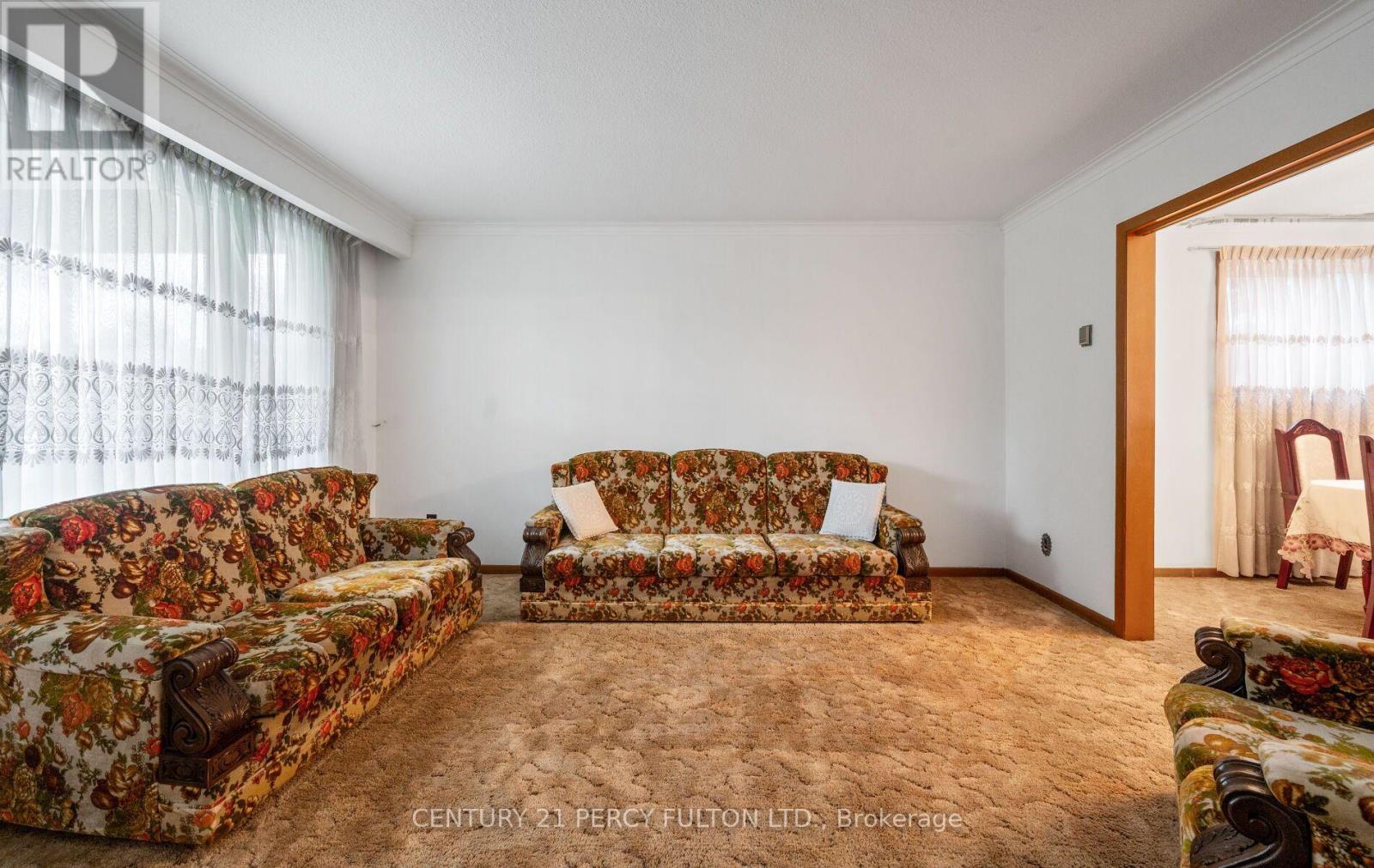 27 WILLINGDON AVENUE - 4