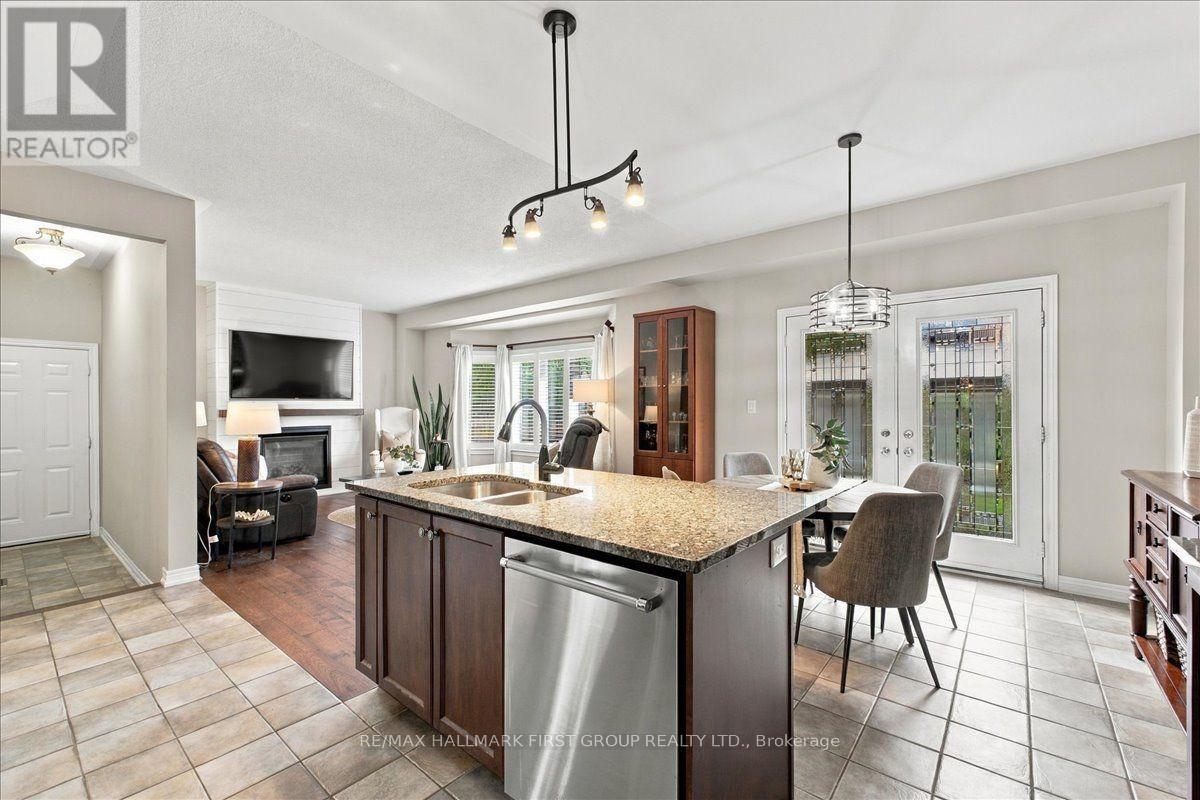 14 Belsey Lane, Clarington, ON photo 11