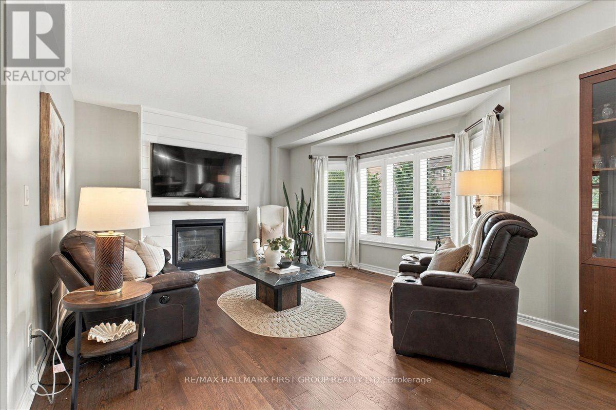 14 Belsey Lane, Clarington, ON photo 4