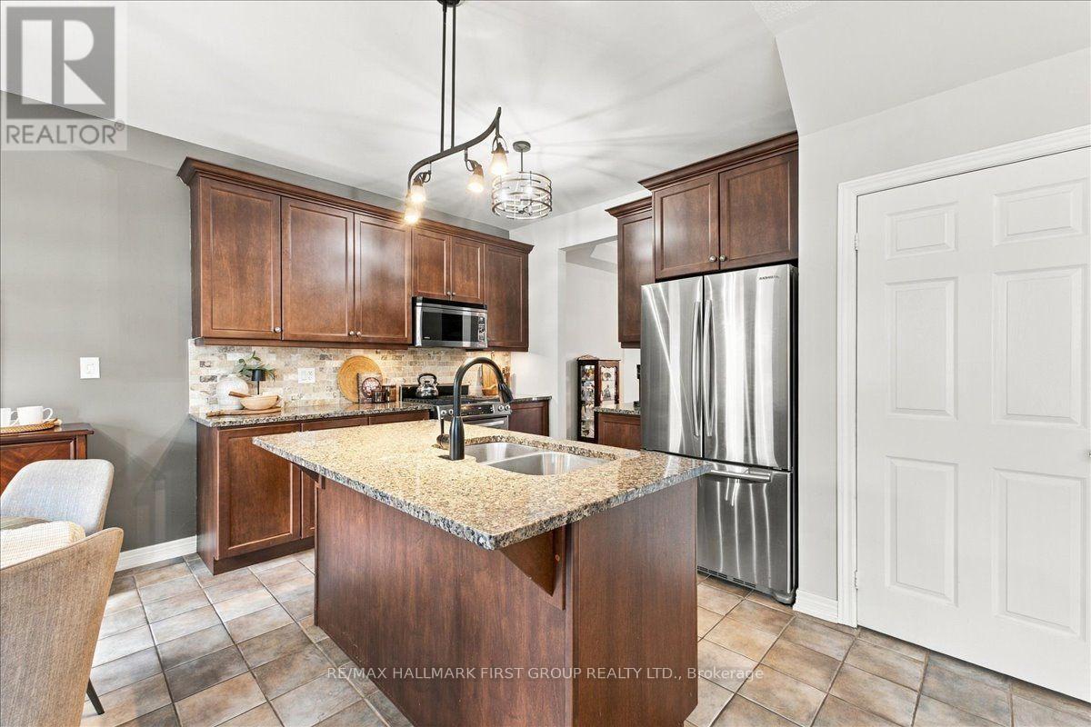 14 Belsey Lane, Clarington, ON photo 9