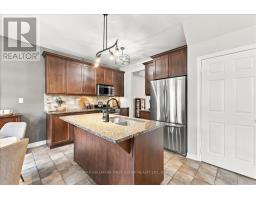 Kitchen - 14 Belsey Lane, Clarington, ON L1B0B3 Photo 9