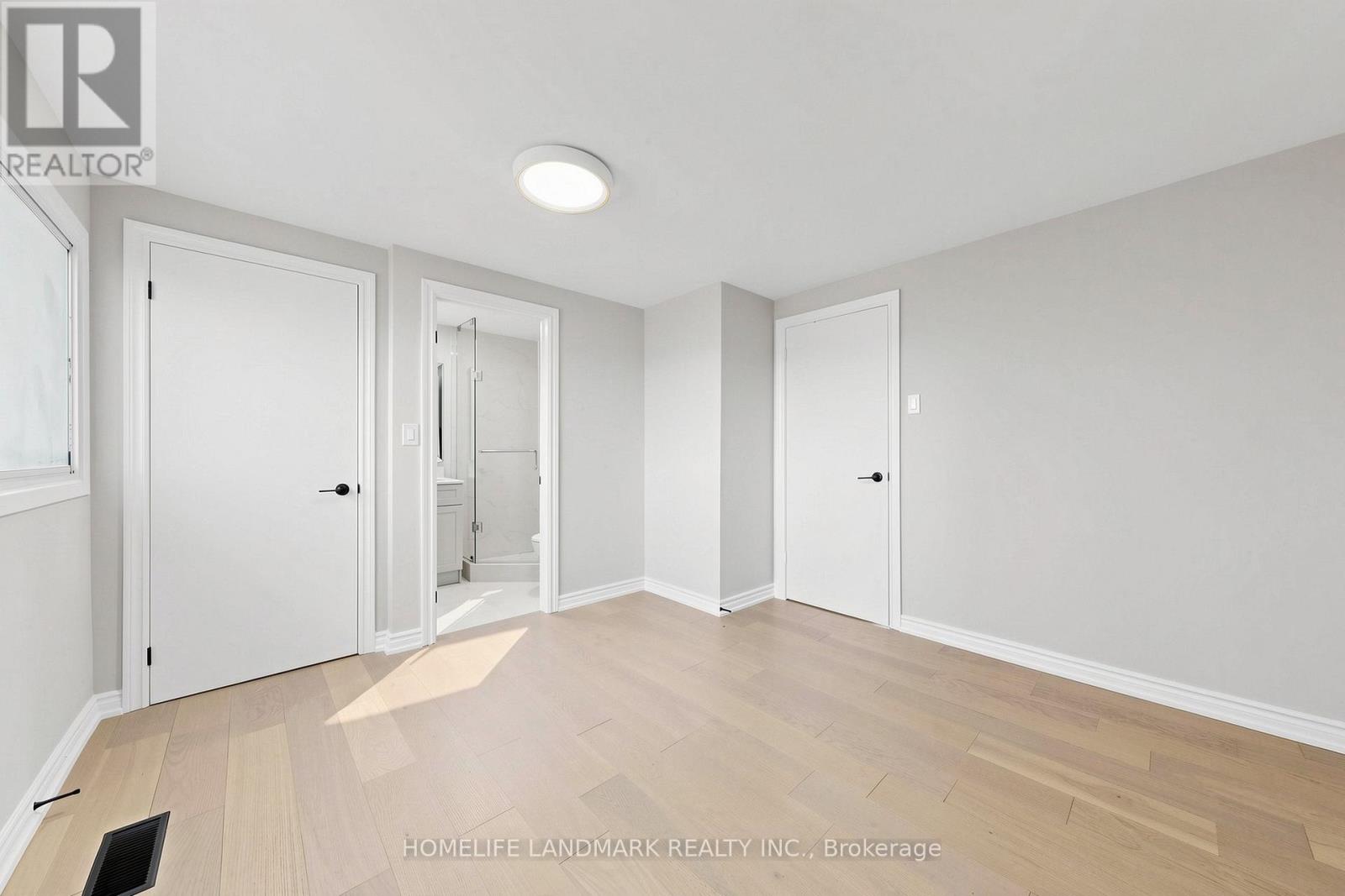 #63 1131 SANDHURST CIRCLE - 21