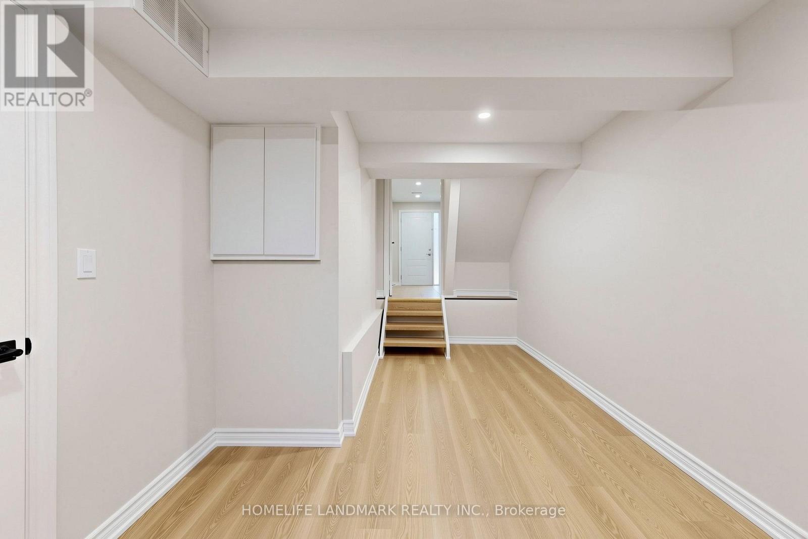 #63 1131 SANDHURST CIRCLE - Image 40