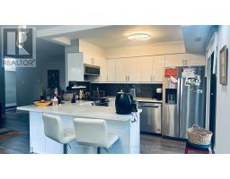 201 - 15390 Yonge Street, Aurora, ON L4G1N8 Photo 14