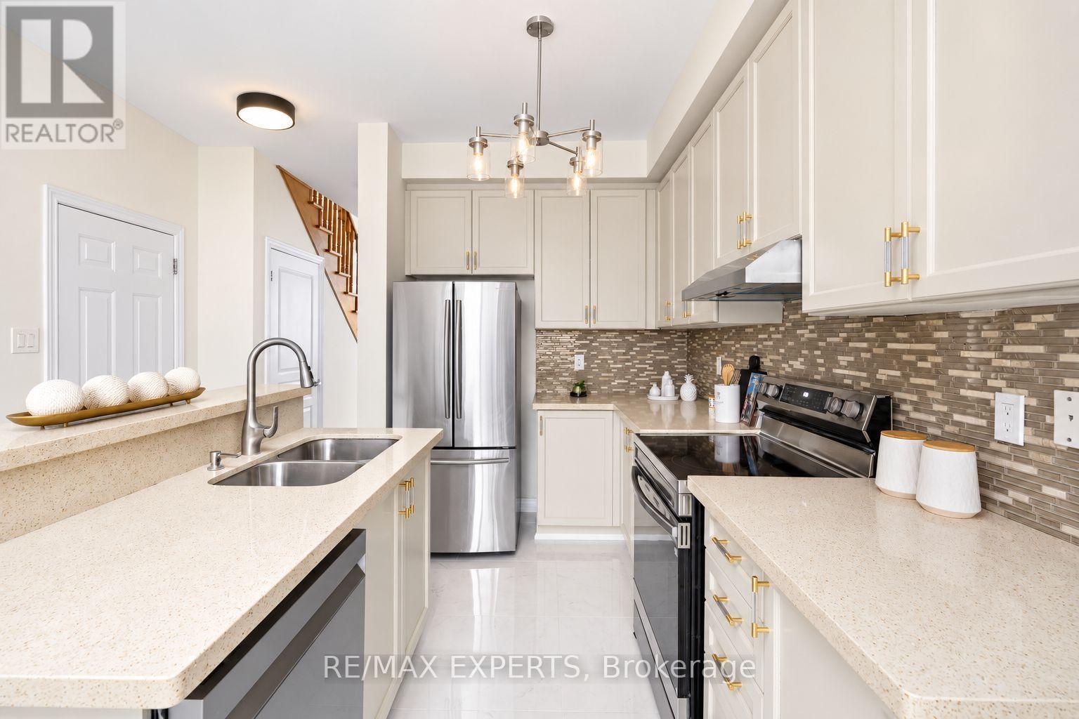 40 PITNEY AVENUE - 6