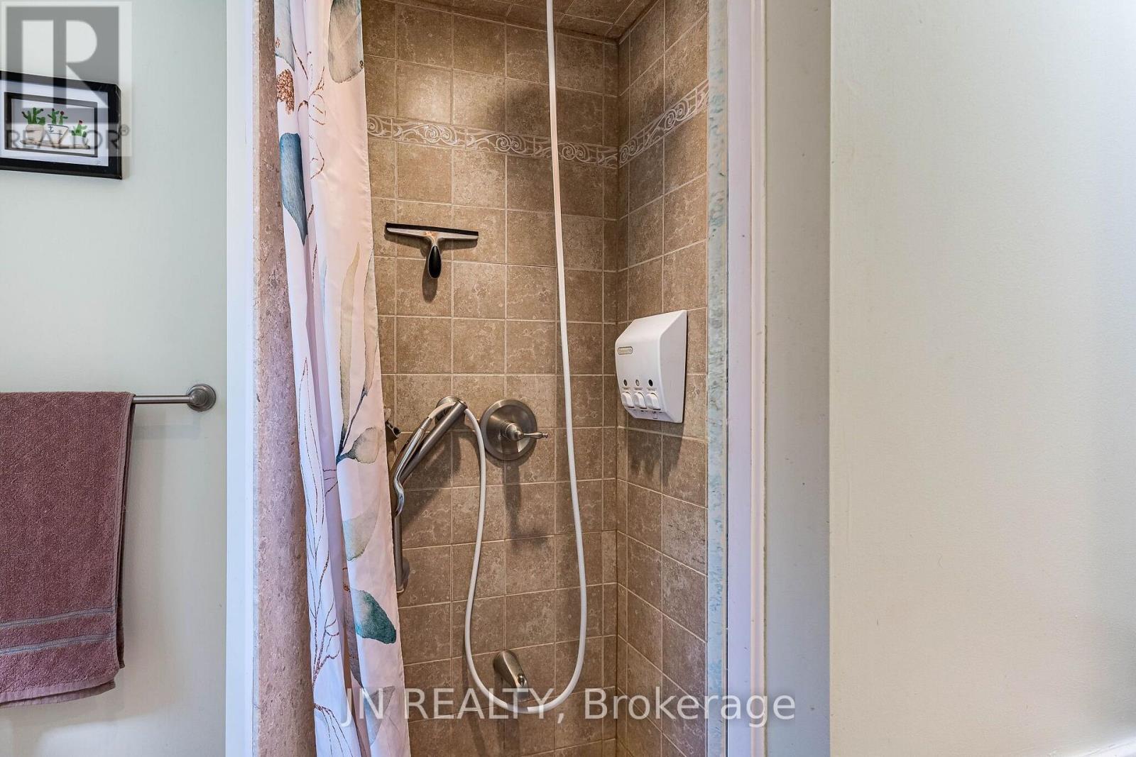 49 SCHOOL STREET - Image 26