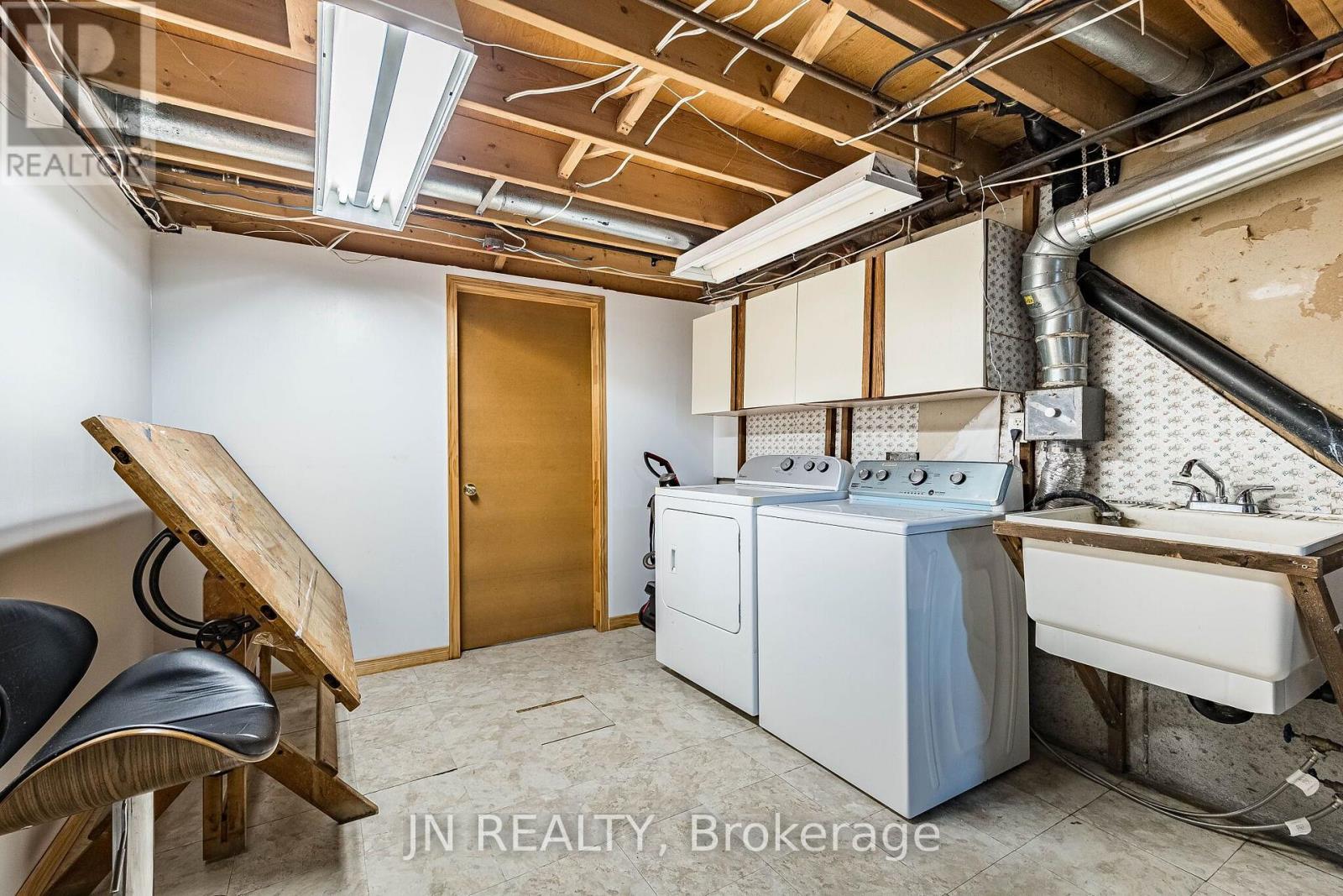 49 SCHOOL STREET - Image 36