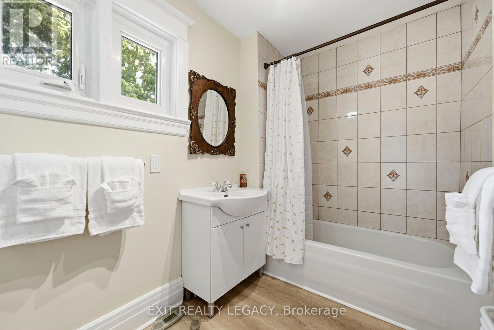 126 TEMPERANCE STREET - 37
