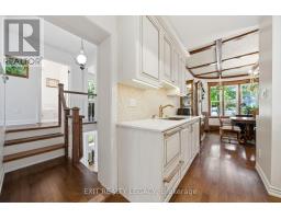 Living room - 126 Temperance Street, Aurora, ON L4G2R4 Photo 16