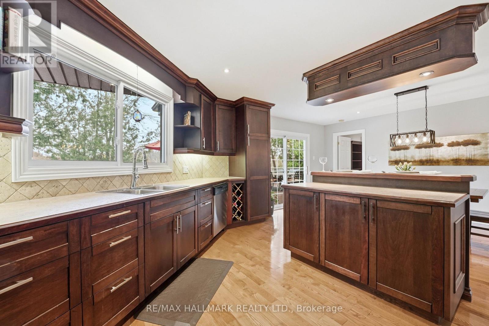 104 RIVERBANK DRIVE - Image 16