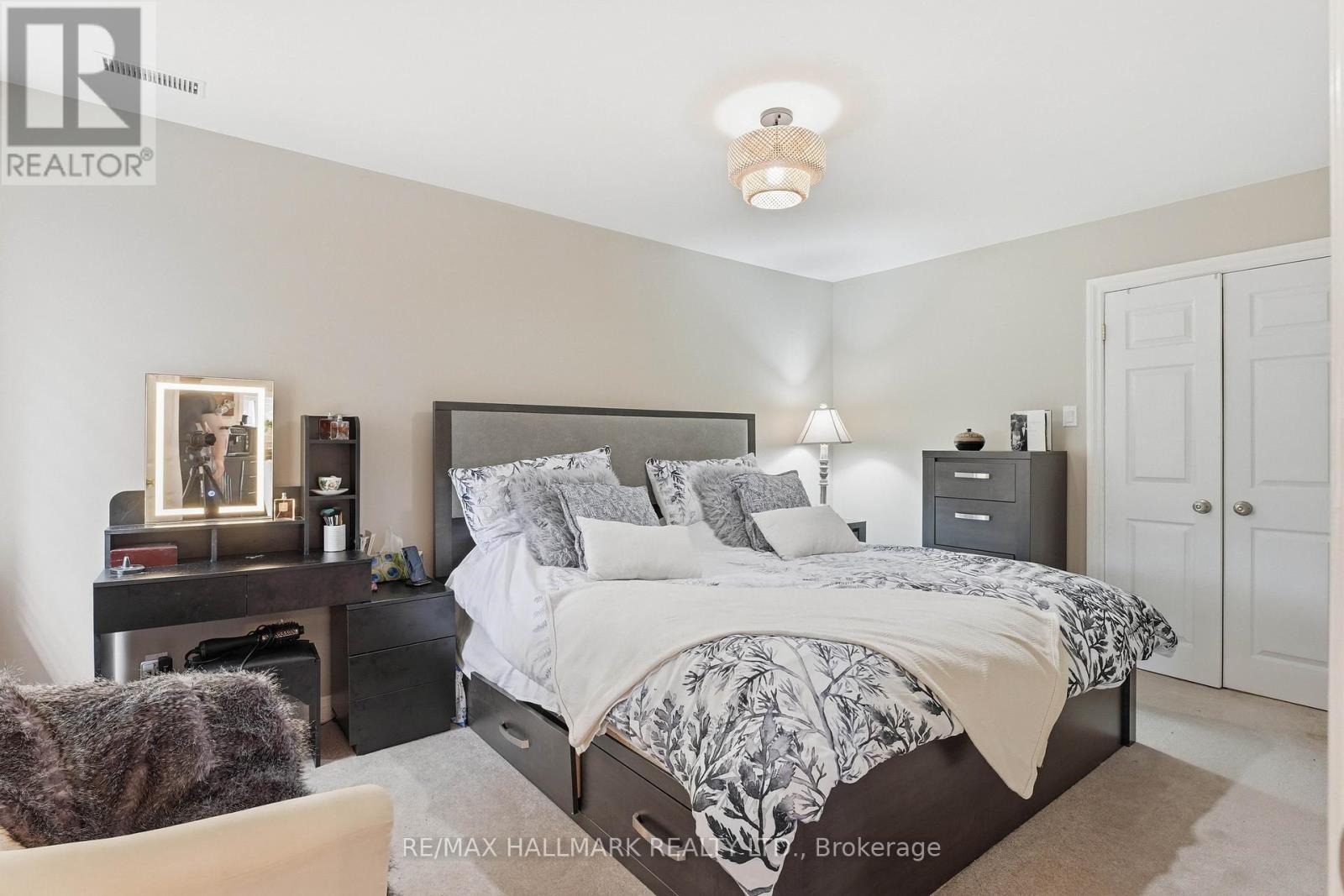 104 RIVERBANK DRIVE - Image 30
