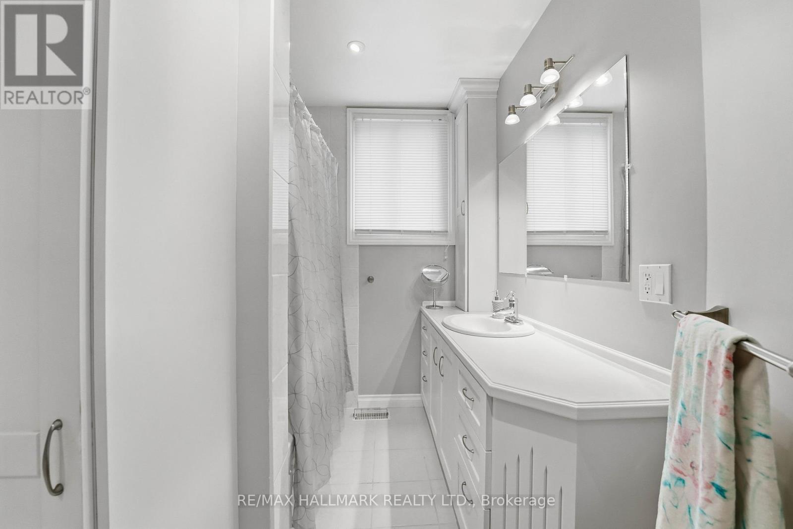 104 RIVERBANK DRIVE - Image 34