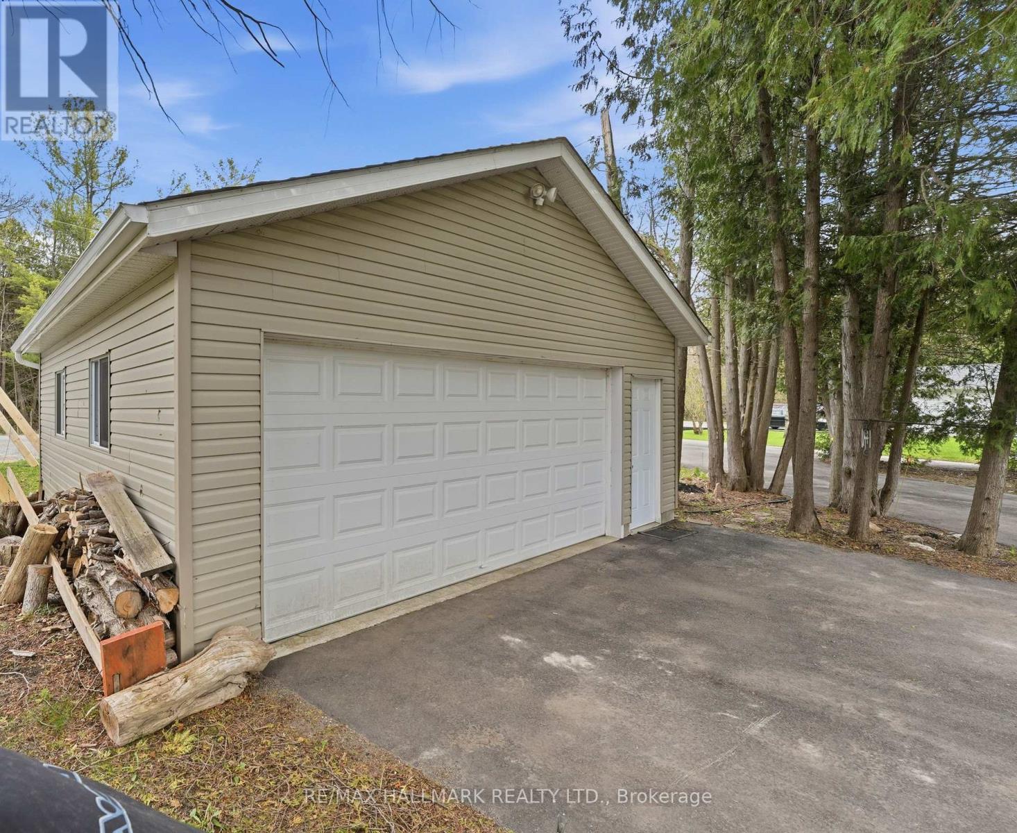104 RIVERBANK DRIVE - Image 37