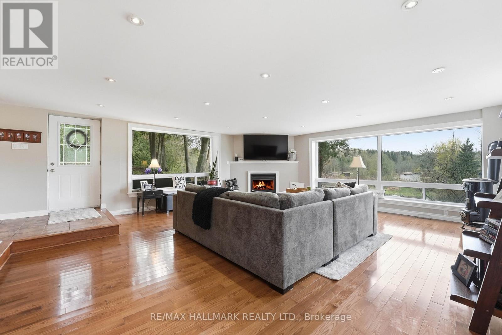 104 RIVERBANK DRIVE - Image 4