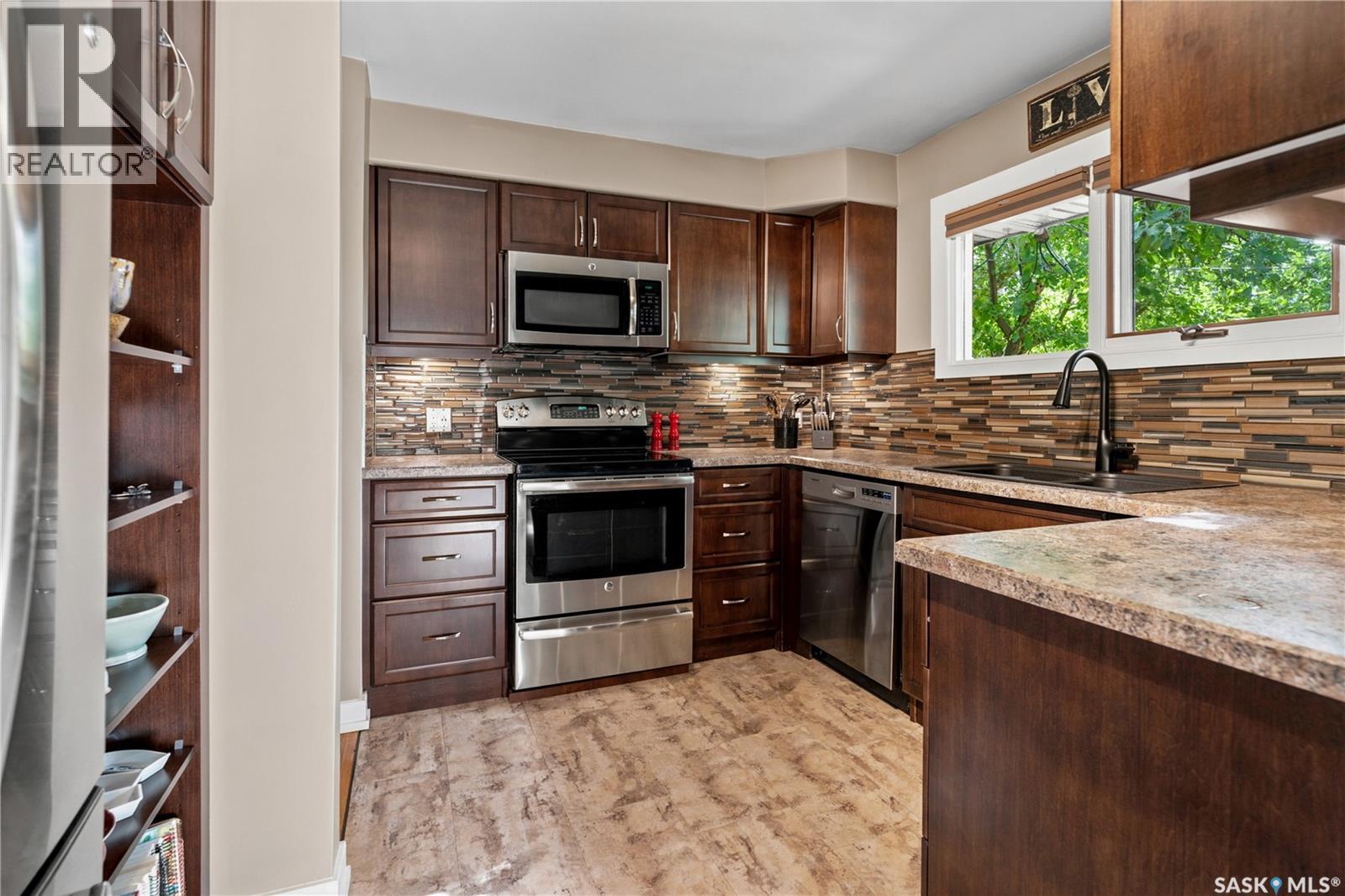 609 18th AVENUE E, Regina — photo 13