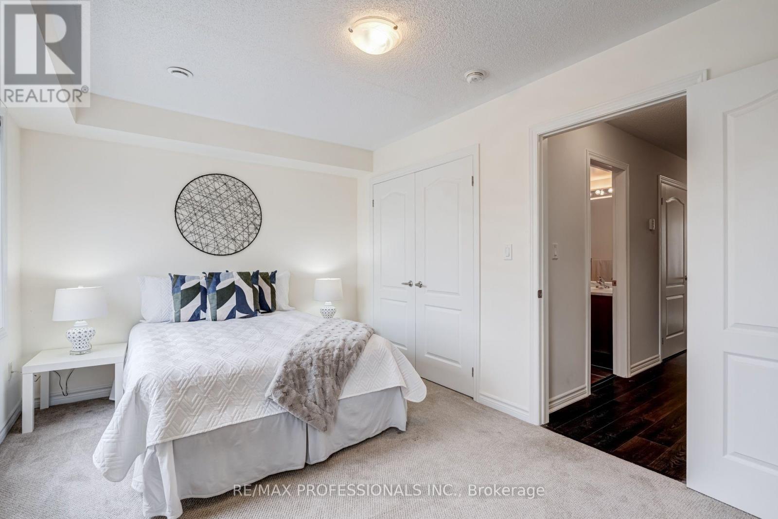 #63 636 EVANS AVENUE - Image 25