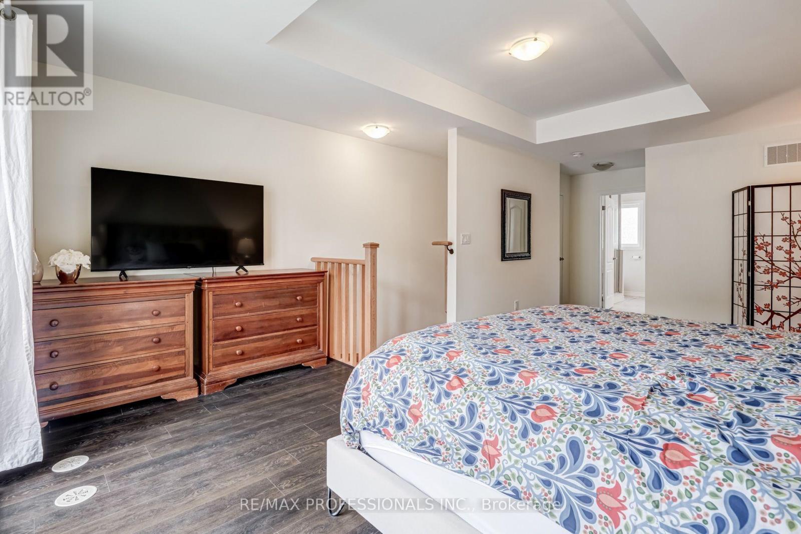 #63 636 EVANS AVENUE - Image 30