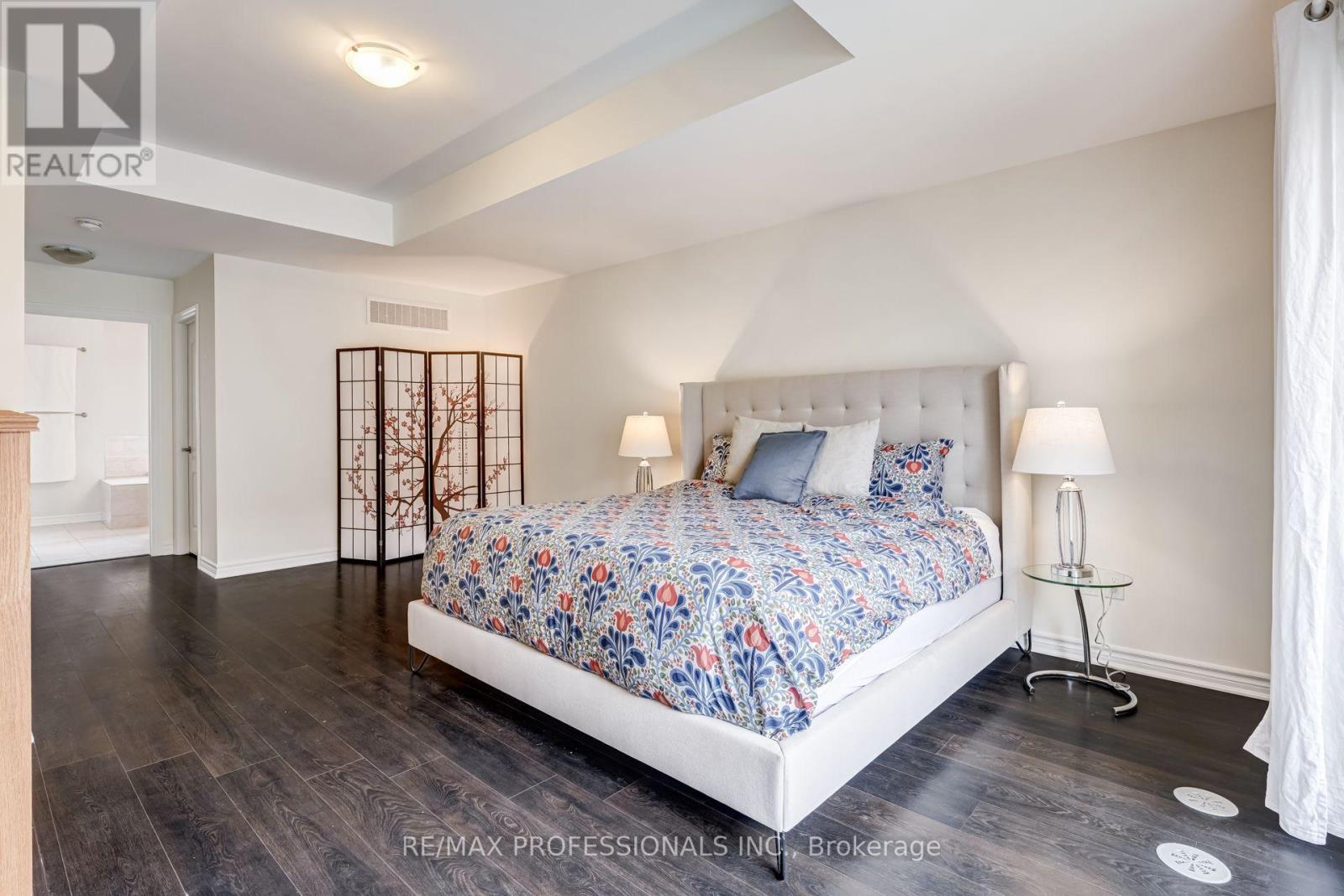 #63 636 EVANS AVENUE - Image 32