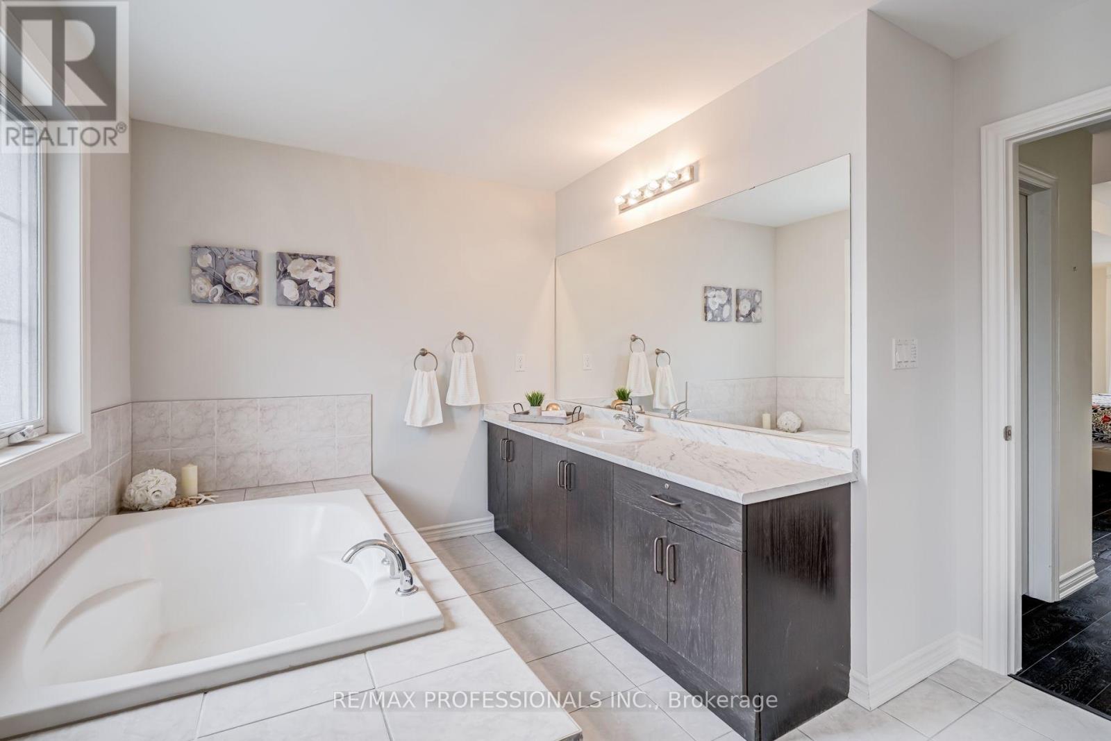 #63 636 EVANS AVENUE - Image 34
