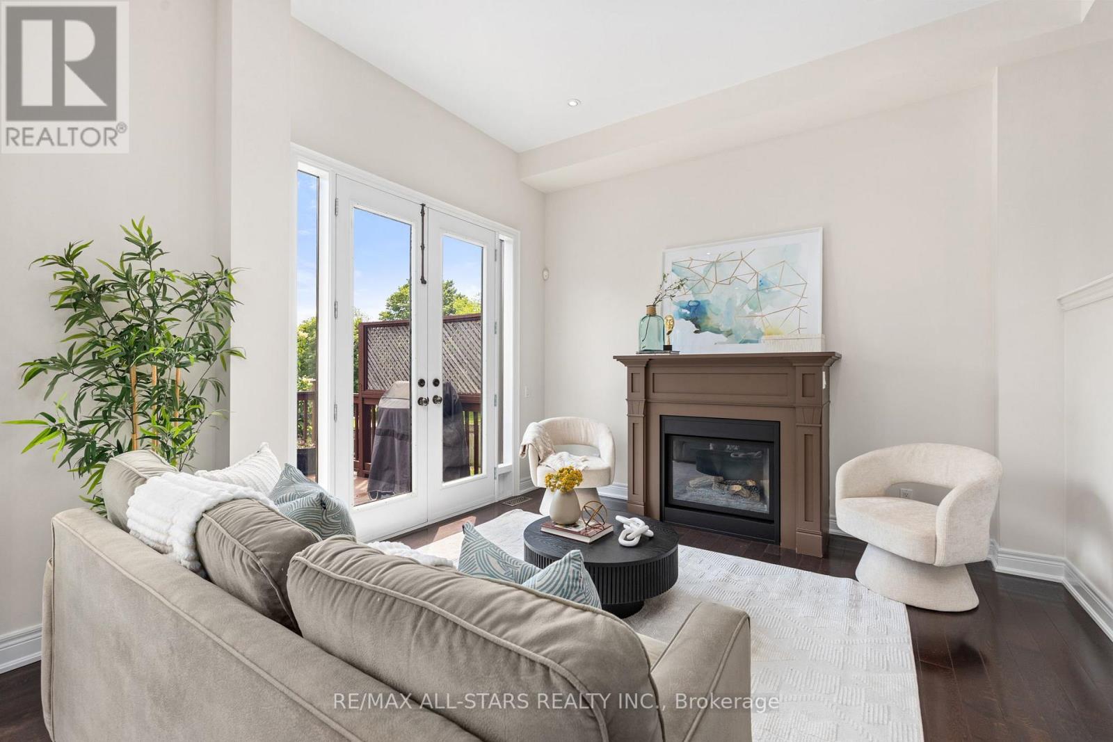1113B ISLINGTON AVENUE - 12