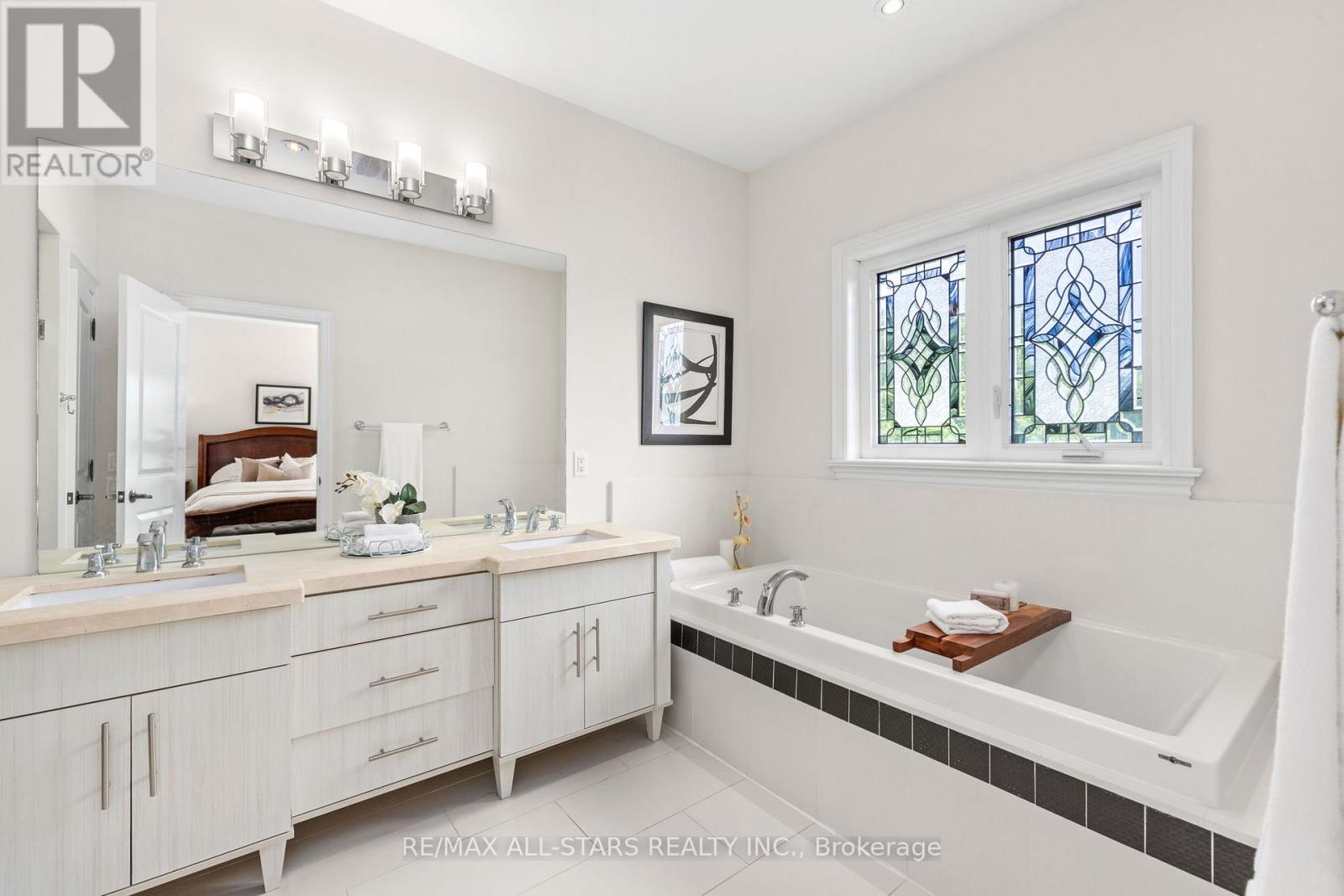 1113B ISLINGTON AVENUE - 22