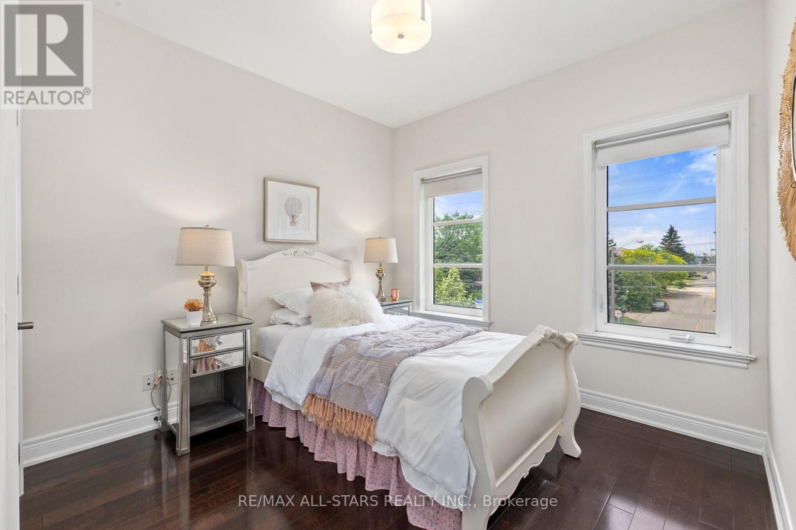 1113B ISLINGTON AVENUE - 26