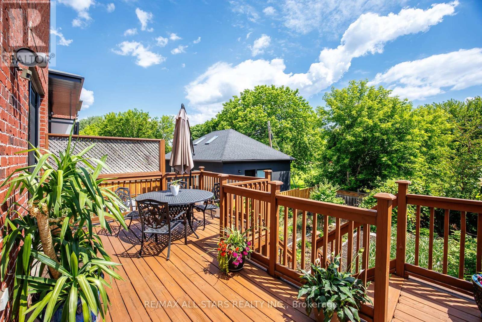 1113B ISLINGTON AVENUE - 38