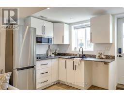 370 Silverthorn Avenue, Toronto, ON M6M3G9 Photo 12