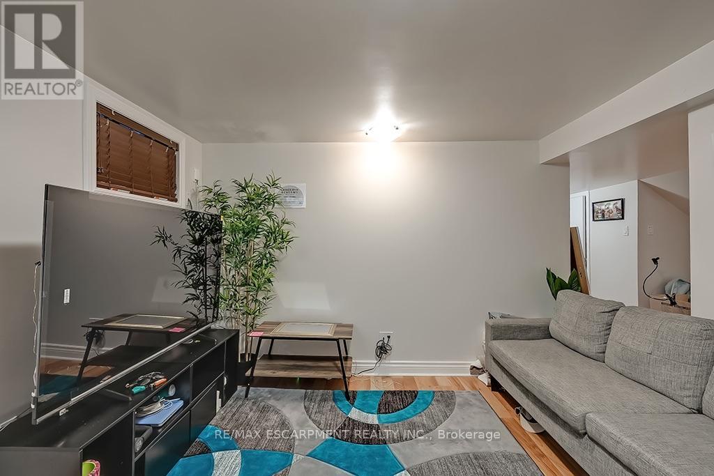 65 KENILWORTH AVENUE S - 29