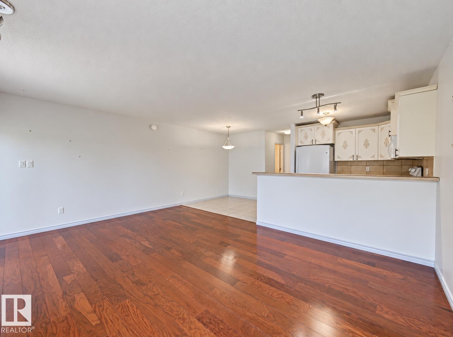 #3 10 Woodcrest Ln, Westpark_FSAS — photo 10 of 30