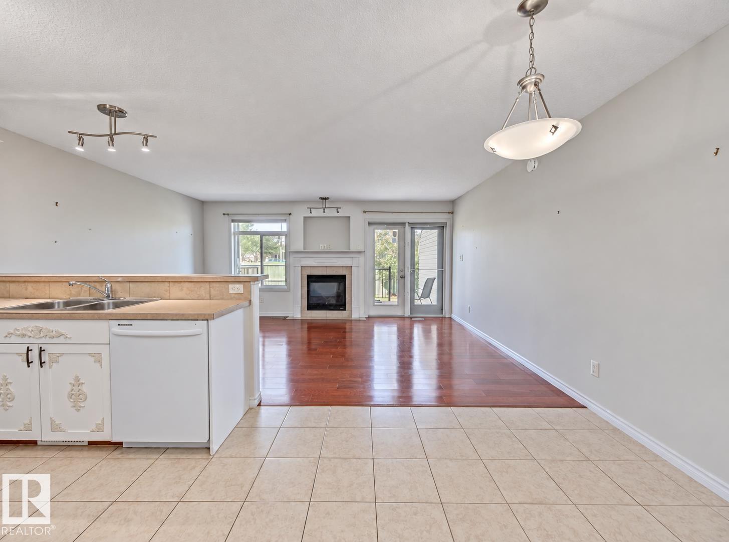#3 10 Woodcrest Ln, Westpark_FSAS — photo 2 of 30
