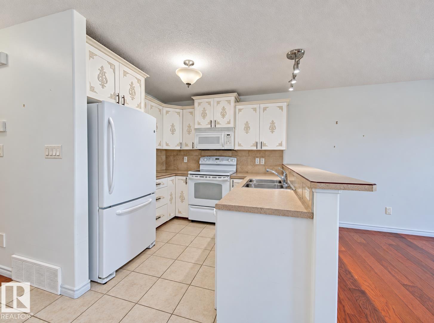 #3 10 Woodcrest Ln, Westpark_FSAS — photo 4 of 30