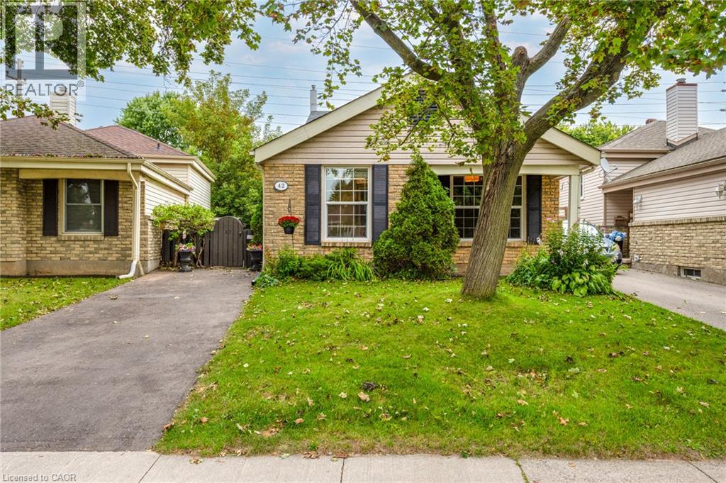 42 MACTEITH Court — photo 3