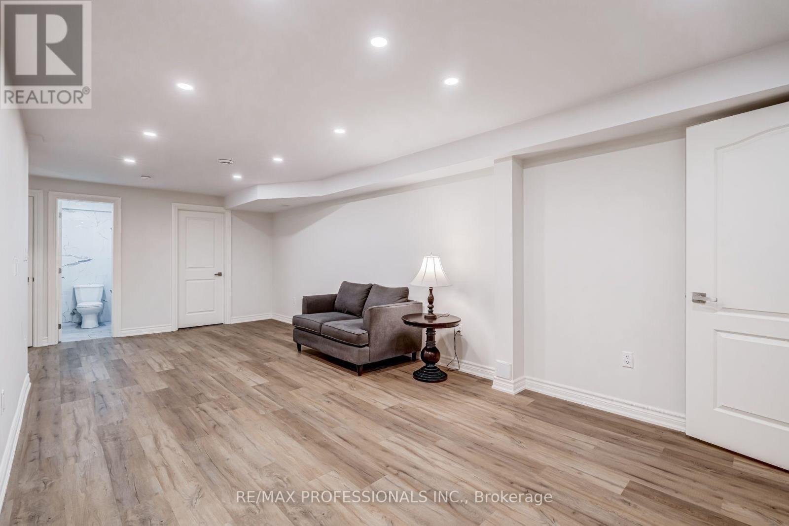#63 636 EVANS AVENUE - Image 39