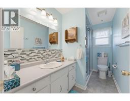 65 Lyndhurst Avenue, Pine Grove, ON N3Y4J9 Photo 17