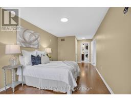 127 Knapton Drive, Newmarket, ON L3X3B3 Photo 24