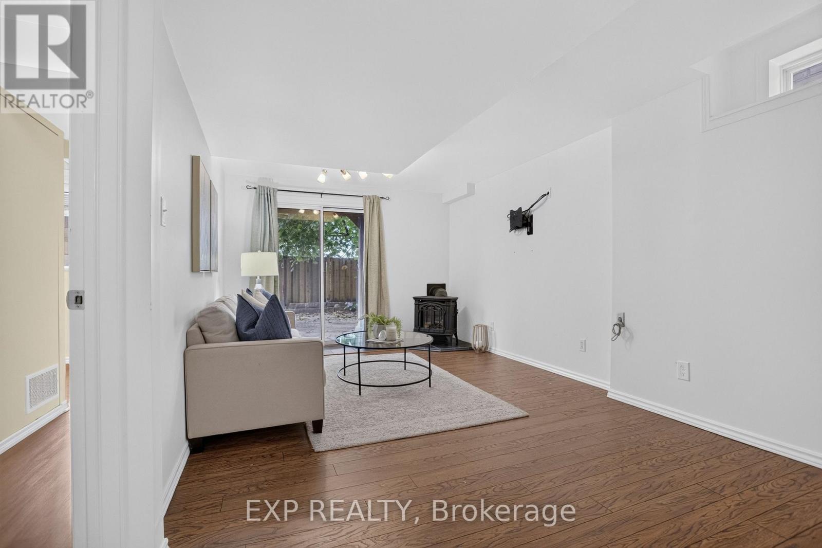 127 KNAPTON DRIVE - Image 35