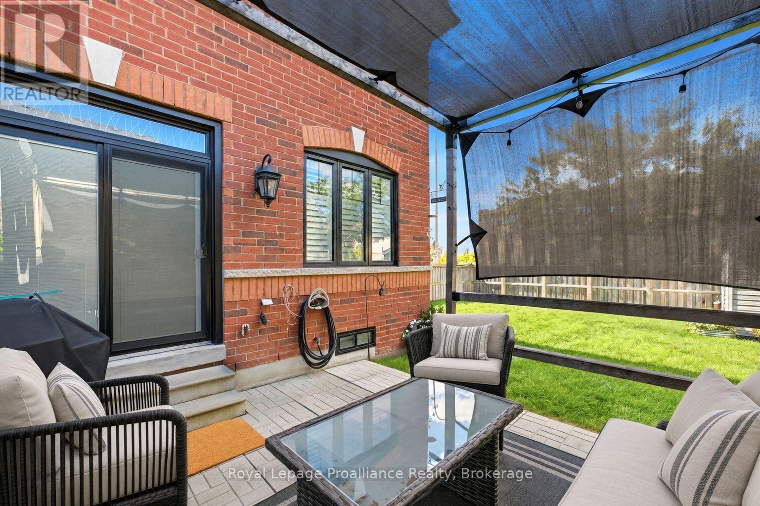 110 Kenneth Hobbs Avenue, Whitby, ON photo 10