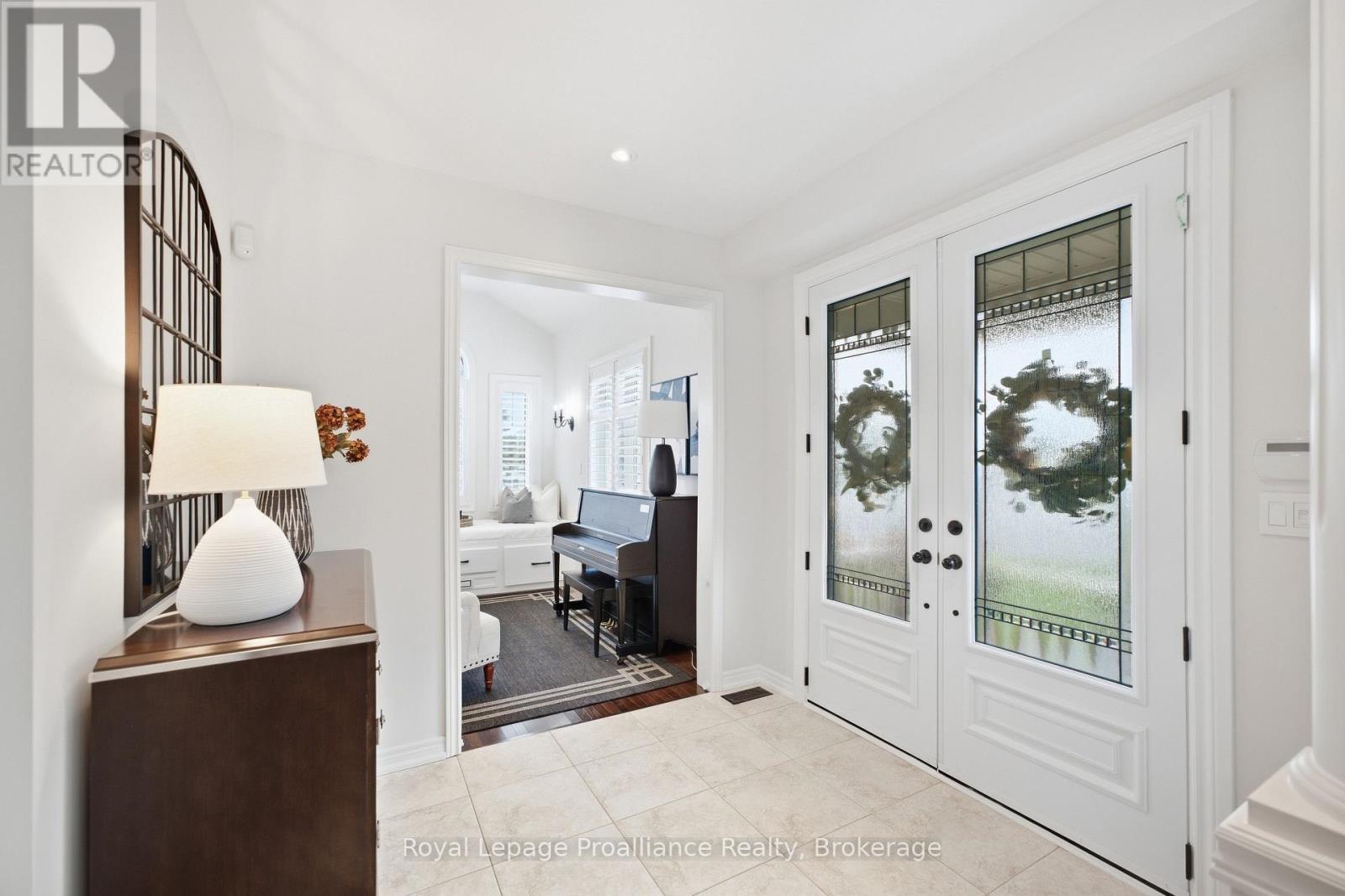 110 Kenneth Hobbs Avenue, Whitby, ON photo 11