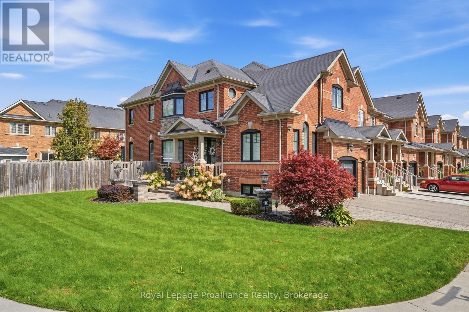 110 Kenneth Hobbs Avenue, Whitby, ON photo 2