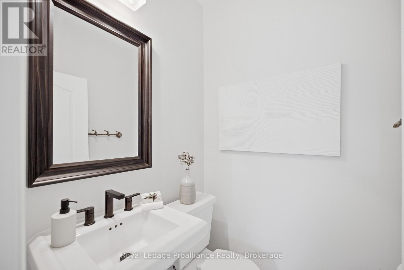 110 Kenneth Hobbs Avenue, Whitby, ON photo 26