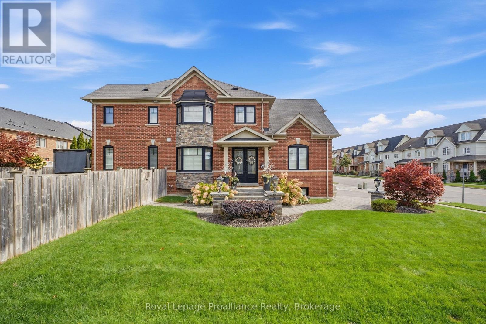 110 Kenneth Hobbs Avenue, Whitby, ON photo 3