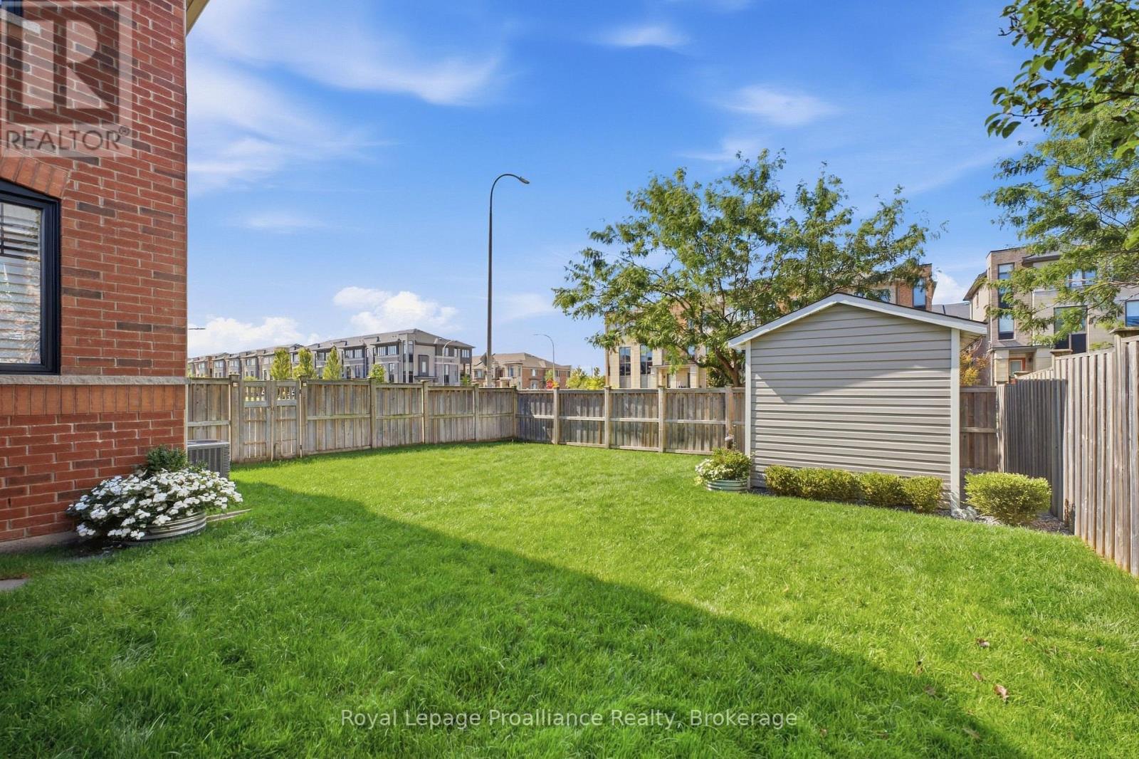 110 Kenneth Hobbs Avenue, Whitby, ON photo 9