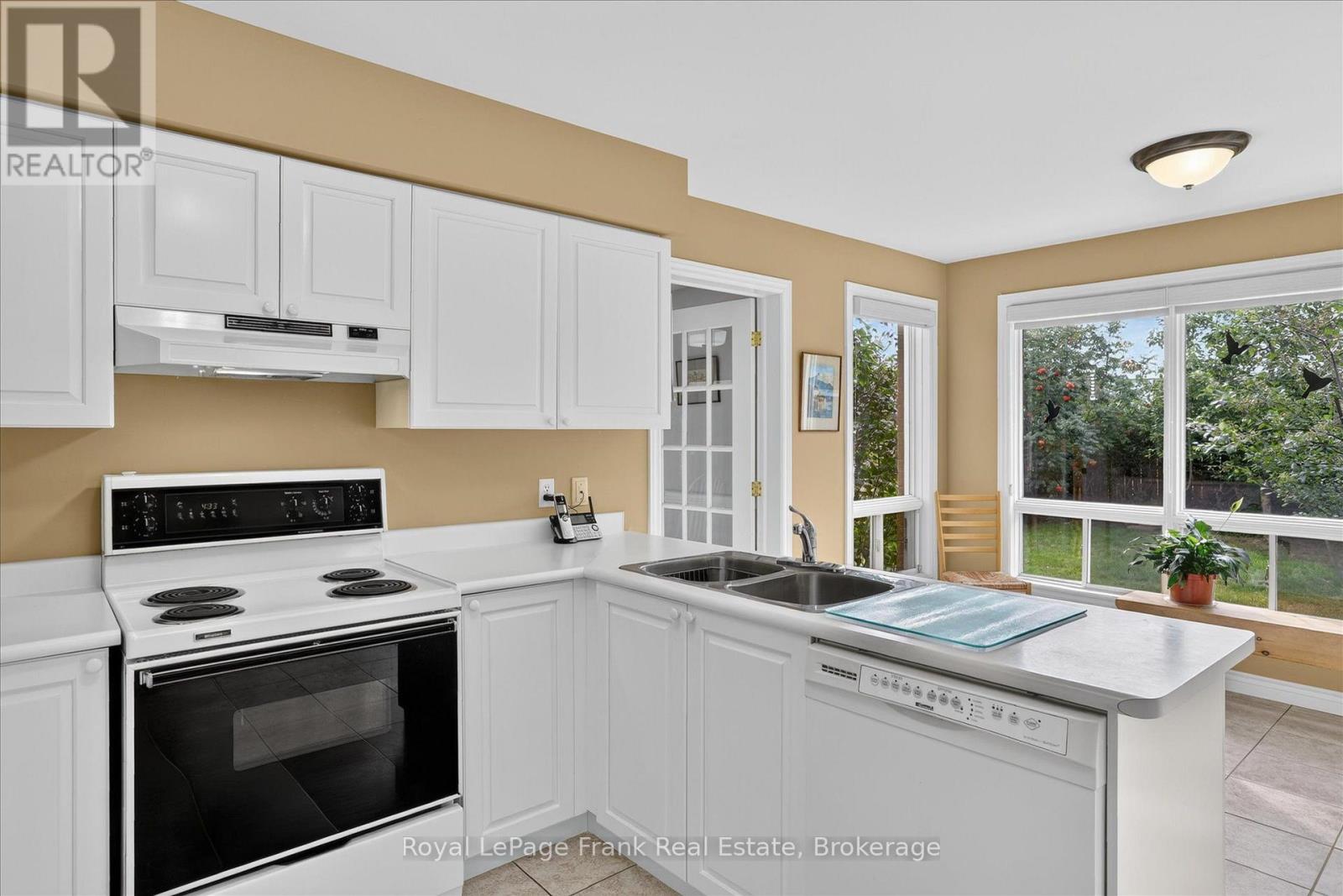 1544 GLENFOREST CRESCENT - 11