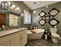 316 1/2 Riverside Drive, Kawartha Lakes, ON K0M1A0 Photo 17