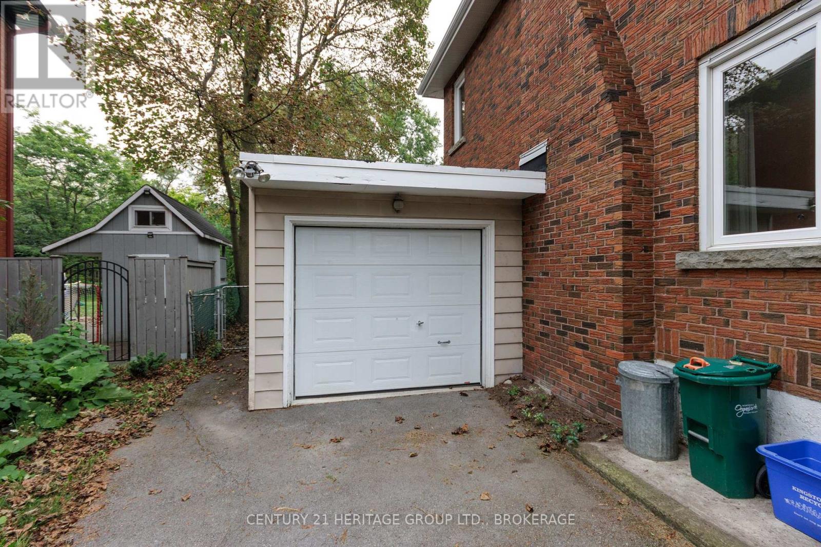 187 COLLEGE STREET - Image 45
