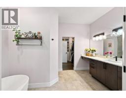 935 Meadowlark Pl, Qualicum Beach, BC V9K1M6 Photo 21